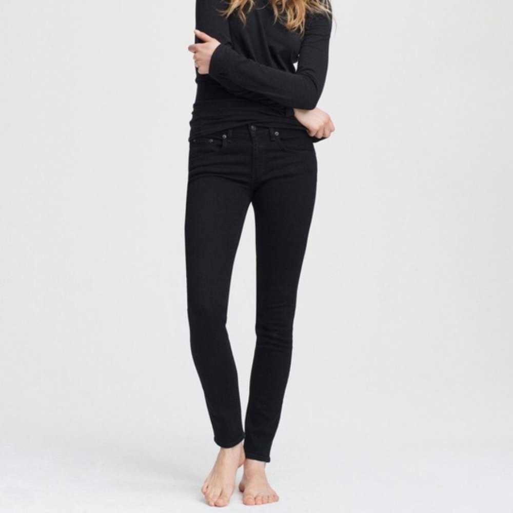 rag & bone Skinny Jeans. 5 pocket styling, Mid Rise sz 29